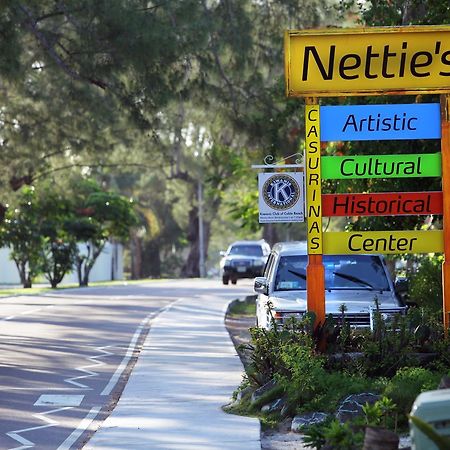 Nettie'S Different Of Nassau Casuarina'S Hotel ภายนอก รูปภาพ