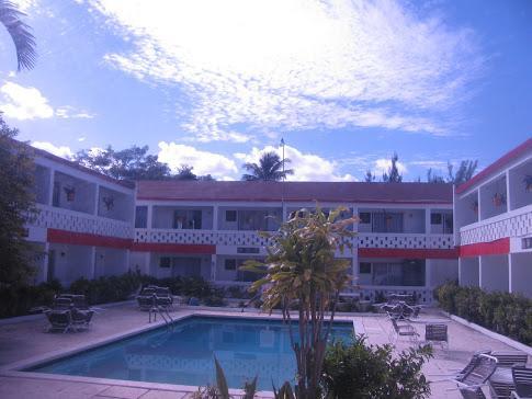 Nettie'S Different Of Nassau Casuarina'S Hotel ภายนอก รูปภาพ